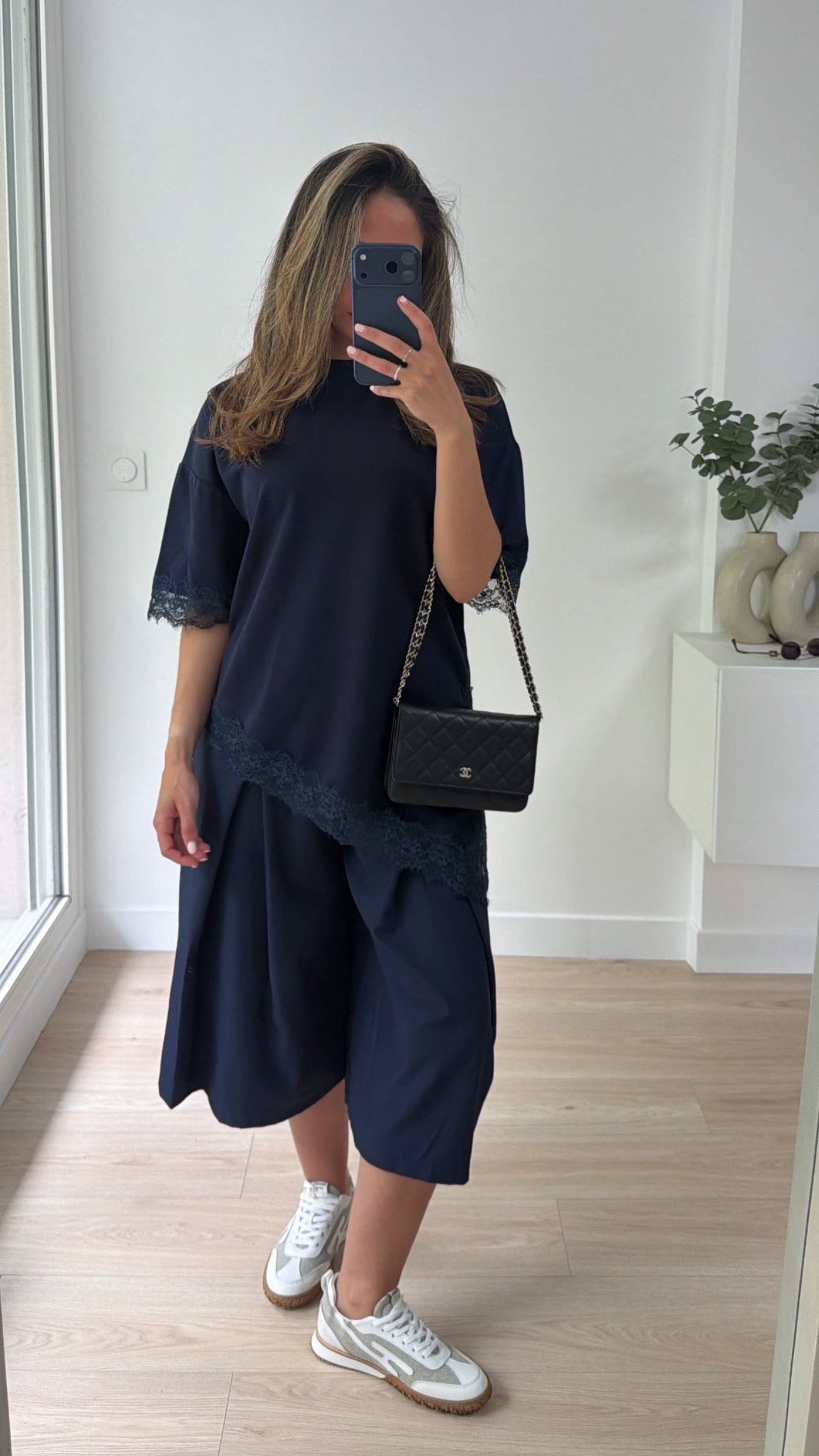 T-shirt dentelle [ bleu marine ]